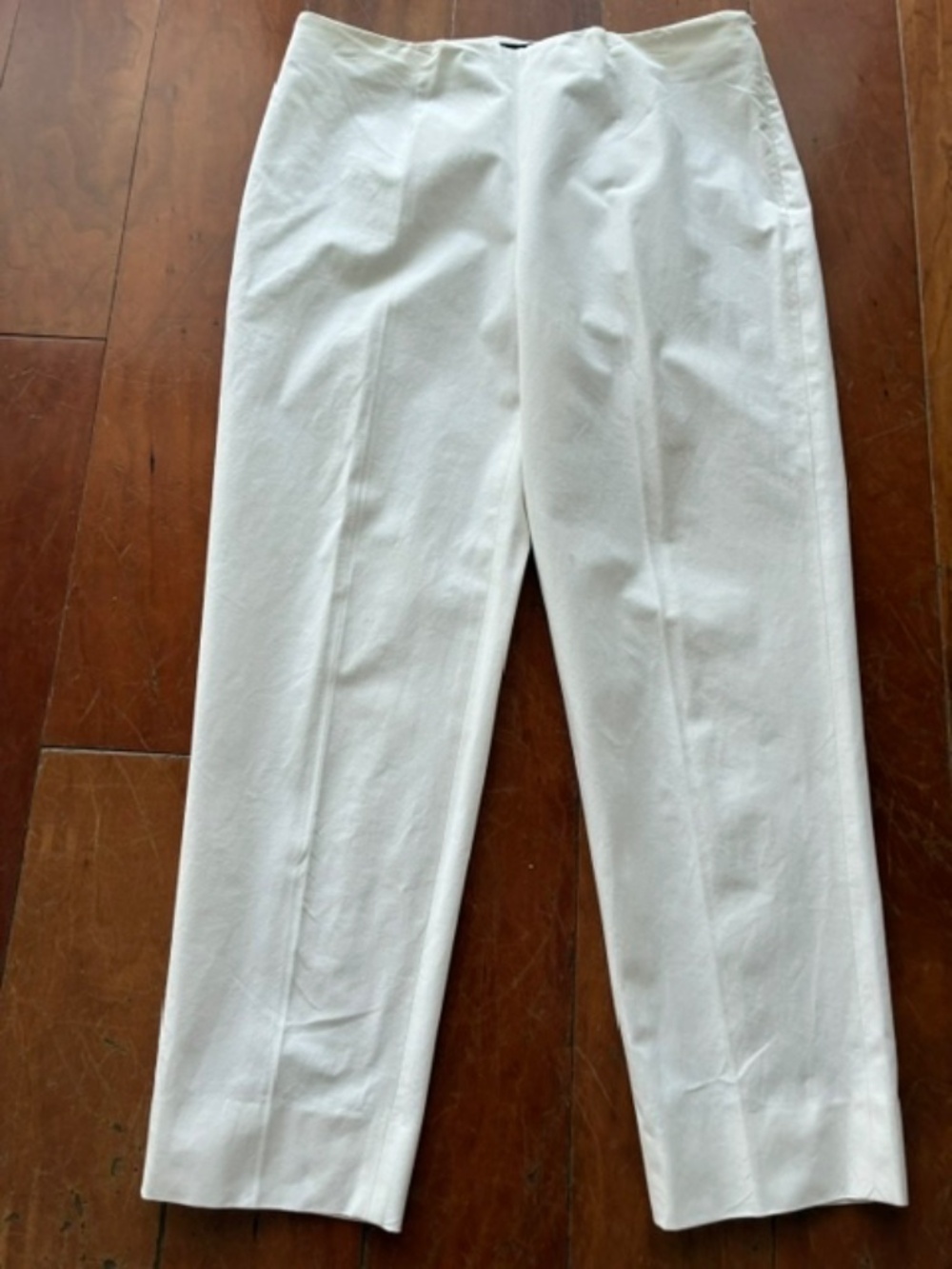 PIAZZA SEMPIONE "AUDREY" PANTS.  WHITE.  SIZE 8/44